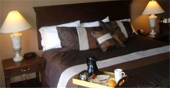 Talbot Trail Inn & Suites Leamington Dış mekan fotoğraf