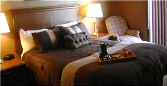 Talbot Trail Inn & Suites Leamington Dış mekan fotoğraf