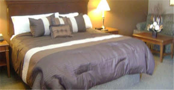 Talbot Trail Inn & Suites Leamington Dış mekan fotoğraf