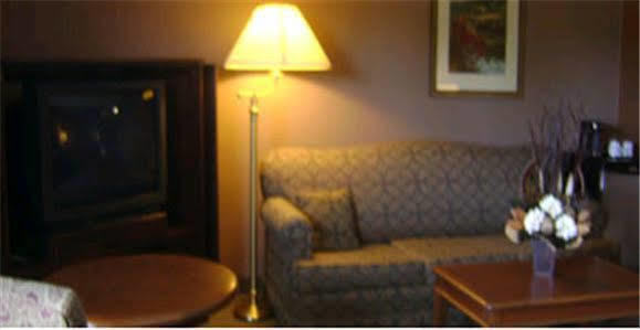 Talbot Trail Inn & Suites Leamington Dış mekan fotoğraf
