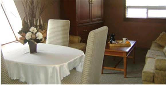 Talbot Trail Inn & Suites Leamington Dış mekan fotoğraf